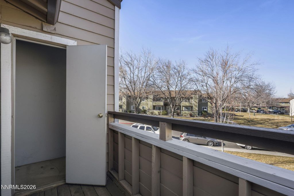 Image 18 of property listing at 7680 Bluestone Drive, Reno, NV 89511