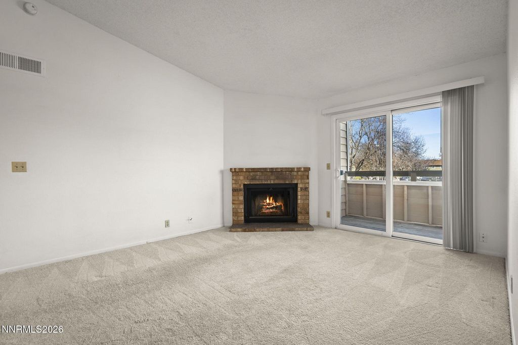 Image 3 of property listing at 7680 Bluestone Drive, Reno, NV 89511