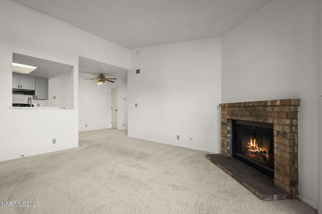 Image 4 of property listing at 7680 Bluestone Drive, Reno, NV 89511