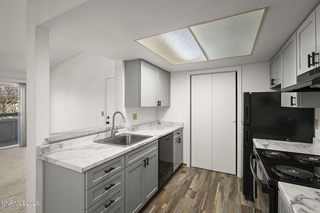 Image 9 of property listing at 7680 Bluestone Drive, Reno, NV 89511