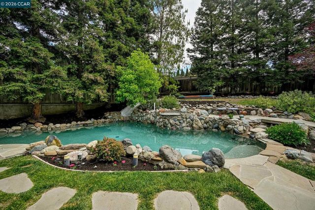 85 Trish Ct, Danville, CA 94506
