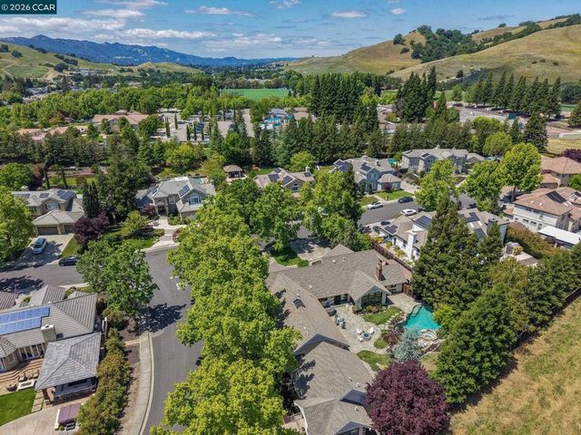 85 Trish Ct, Danville, CA 94506