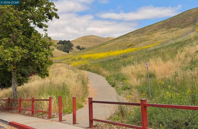 85 Trish Ct, Danville, CA 94506