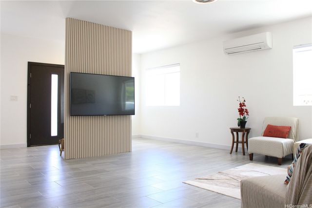 315 Hanakoa Street, Honolulu, HI 96825