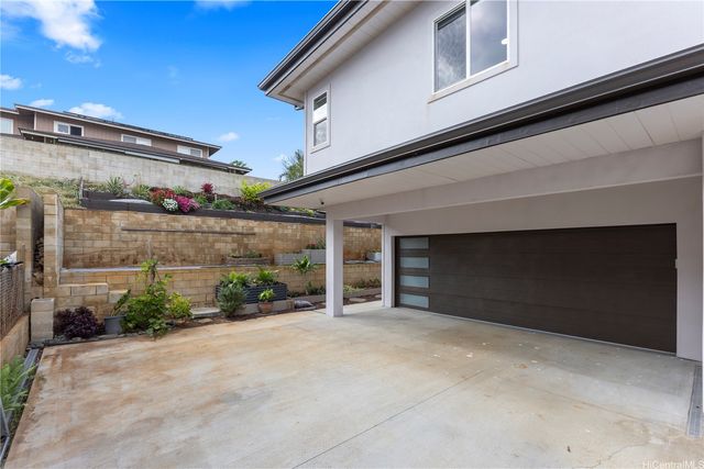 315 Hanakoa Street, Honolulu, HI 96825