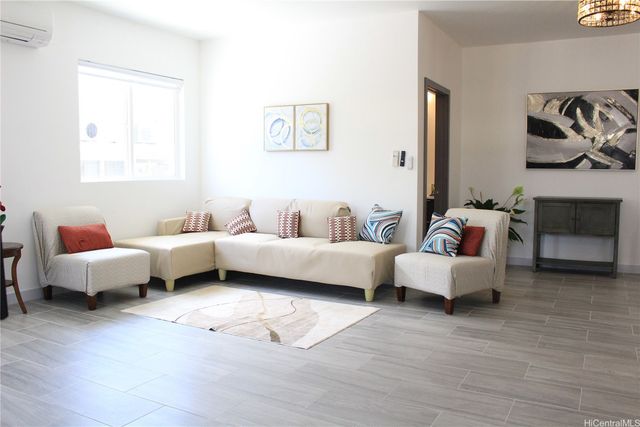 315 Hanakoa Street, Honolulu, HI 96825