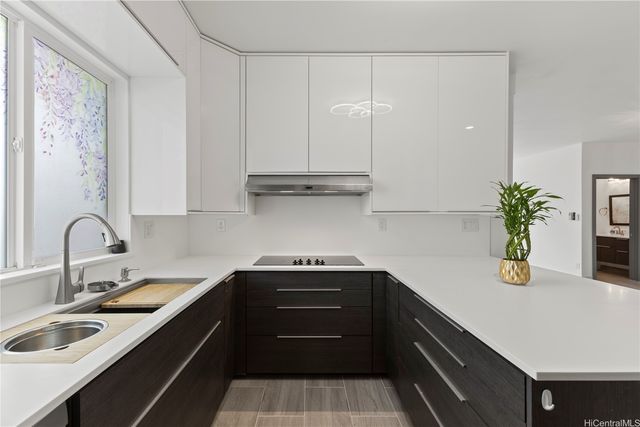 315 Hanakoa Street, Honolulu, HI 96825