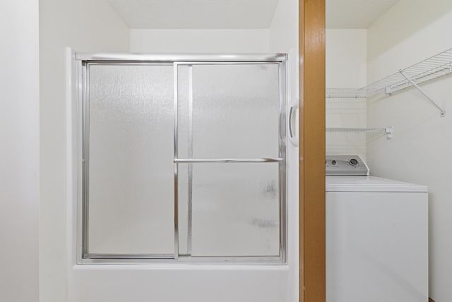 677 Villa Dr, Ontario, OH 44906