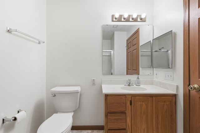 677 Villa Dr, Ontario, OH 44906