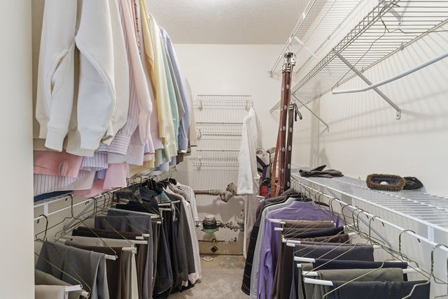 677 Villa Dr, Ontario, OH 44906