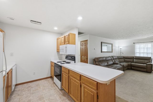 677 Villa Dr, Ontario, OH 44906