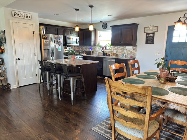 985 Richland Farms Dr, Manchester, TN 37355