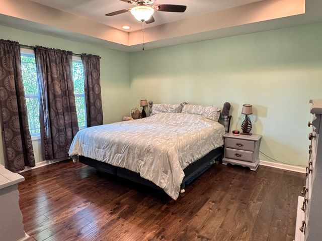 985 Richland Farms Dr, Manchester, TN 37355
