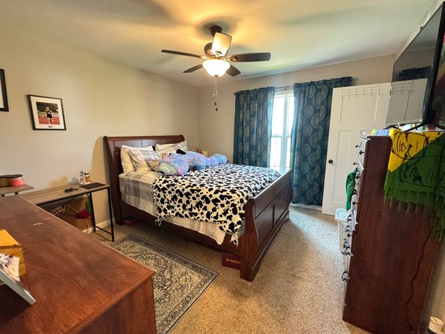 985 Richland Farms Dr, Manchester, TN 37355