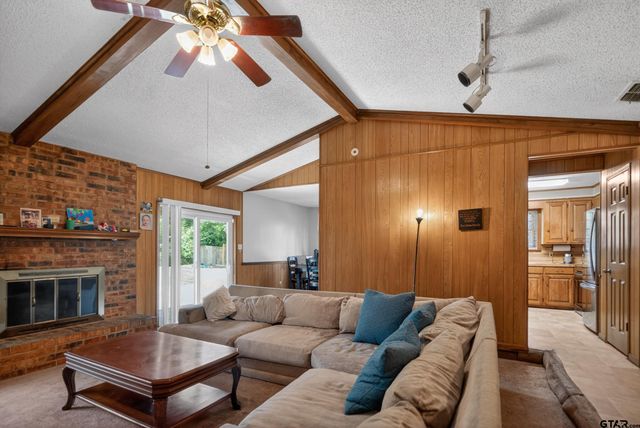 2884 Airways Dr, Tyler, TX 75704
