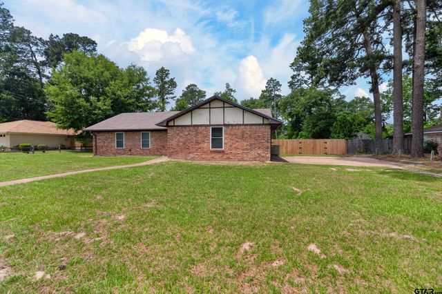 2884 Airways Dr, Tyler, TX 75704