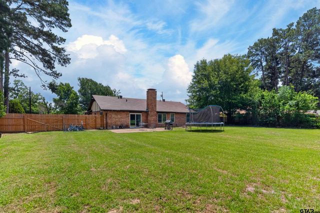 2884 Airways Dr, Tyler, TX 75704