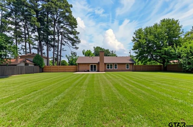 2884 Airways Dr, Tyler, TX 75704