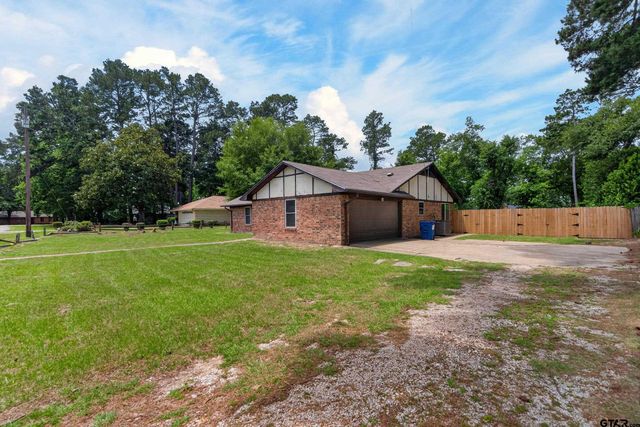 2884 Airways Dr, Tyler, TX 75704
