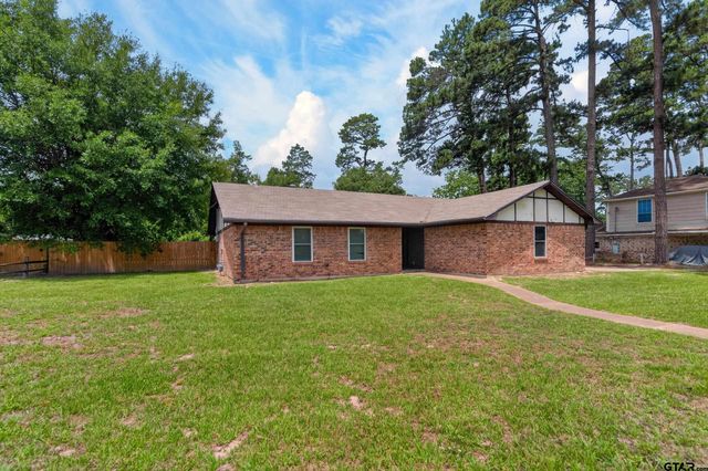 2884 Airways Dr, Tyler, TX 75704