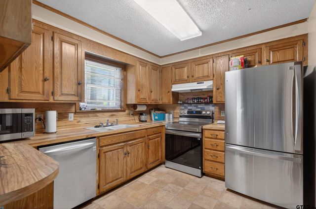 2884 Airways Dr, Tyler, TX 75704
