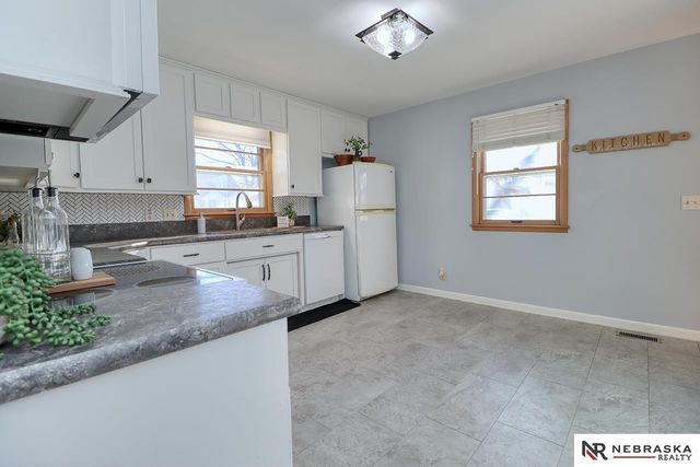 2519 S 54th Street, Lincoln, NE 68506