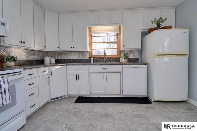 2519 S 54th Street, Lincoln, NE 68506