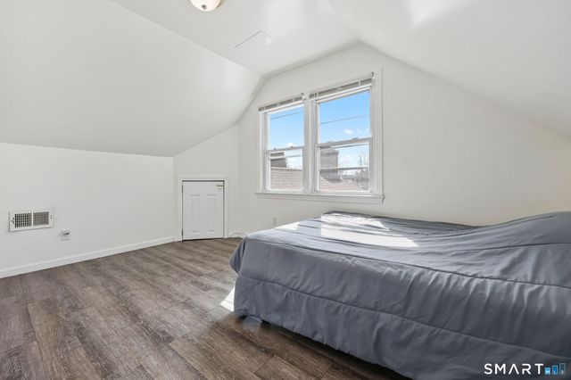 5 Sanford Place, Stratford, CT 06615