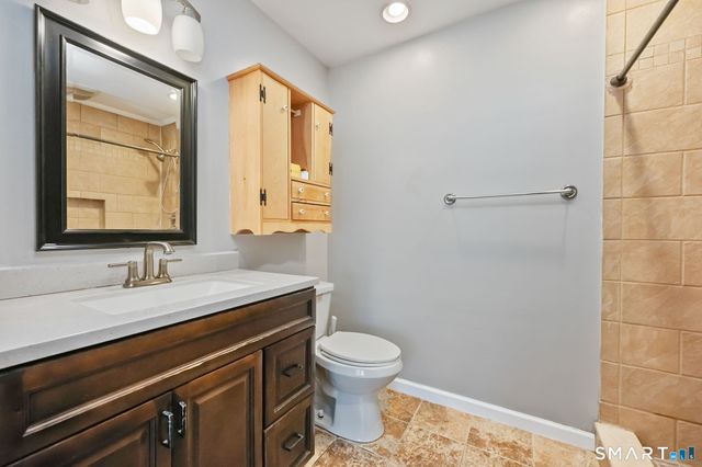 5 Sanford Place, Stratford, CT 06615