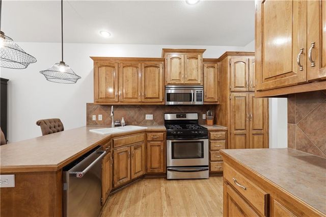 9908 N Lewis Avenue, Kansas City, MO 64157