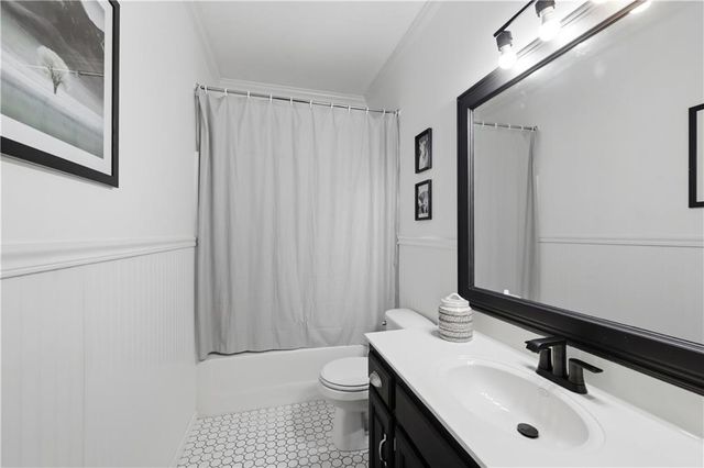 9908 N Lewis Avenue, Kansas City, MO 64157