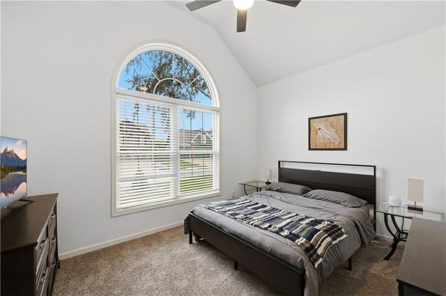 9908 N Lewis Avenue, Kansas City, MO 64157