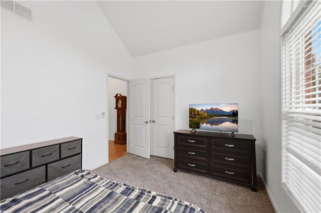 9908 N Lewis Avenue, Kansas City, MO 64157