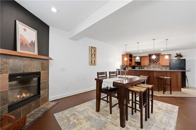 9908 N Lewis Avenue, Kansas City, MO 64157