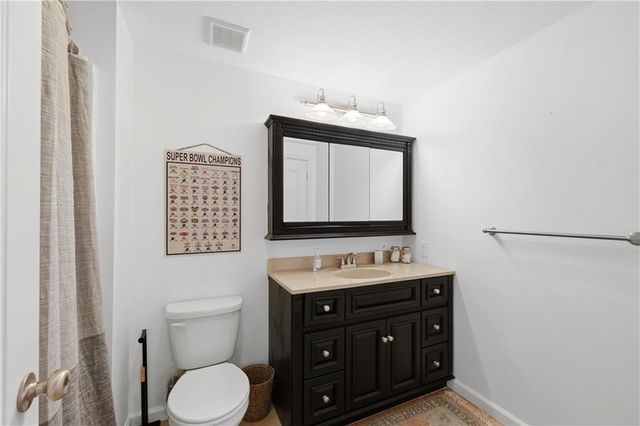 9908 N Lewis Avenue, Kansas City, MO 64157
