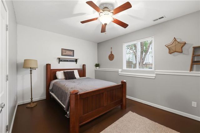 9908 N Lewis Avenue, Kansas City, MO 64157
