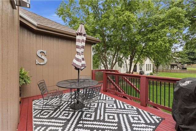 9908 N Lewis Avenue, Kansas City, MO 64157