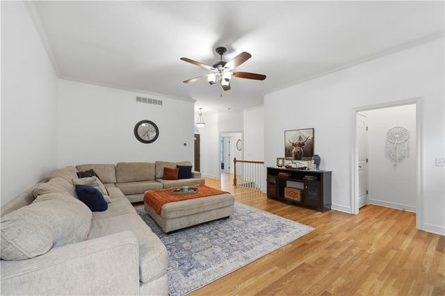 9908 N Lewis Avenue, Kansas City, MO 64157