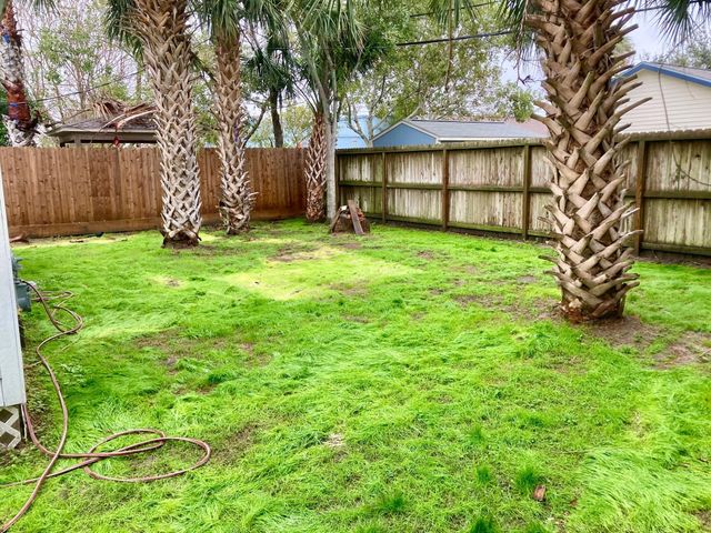 103 Trout Street, Galveston, TX 77550