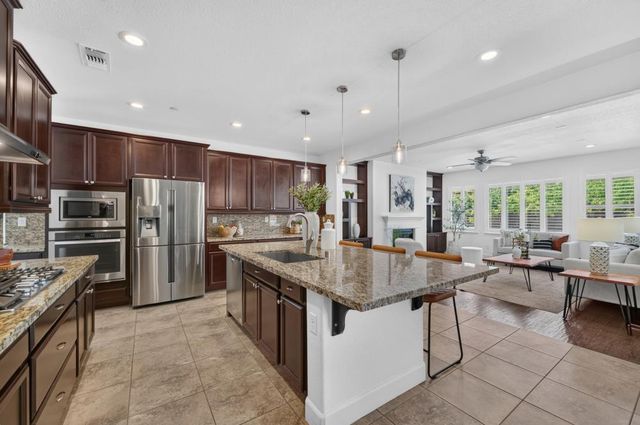 2593 Creek Hollow Rd, Rocklin, CA 95765