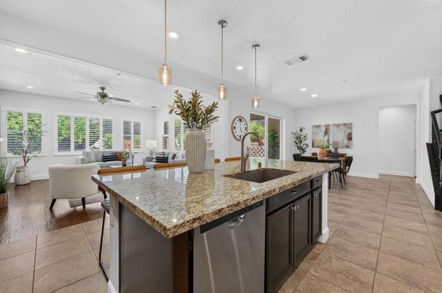 2593 Creek Hollow Rd, Rocklin, CA 95765