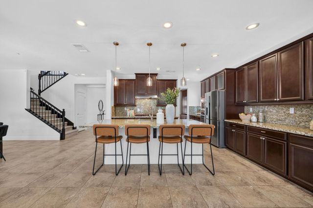 2593 Creek Hollow Rd, Rocklin, CA 95765