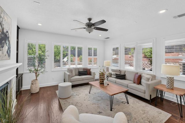 2593 Creek Hollow Rd, Rocklin, CA 95765