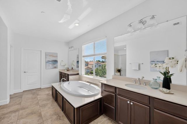 2593 Creek Hollow Rd, Rocklin, CA 95765