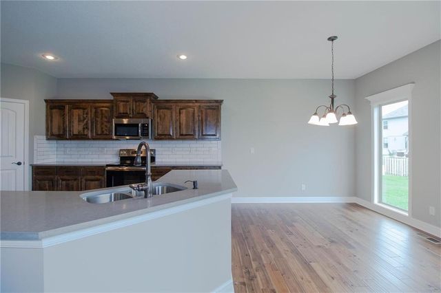 11122 N Bristol Avenue, Kansas City, MO 64156