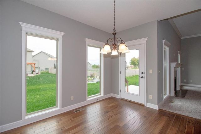 11122 N Bristol Avenue, Kansas City, MO 64156