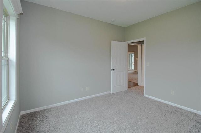 11122 N Bristol Avenue, Kansas City, MO 64156