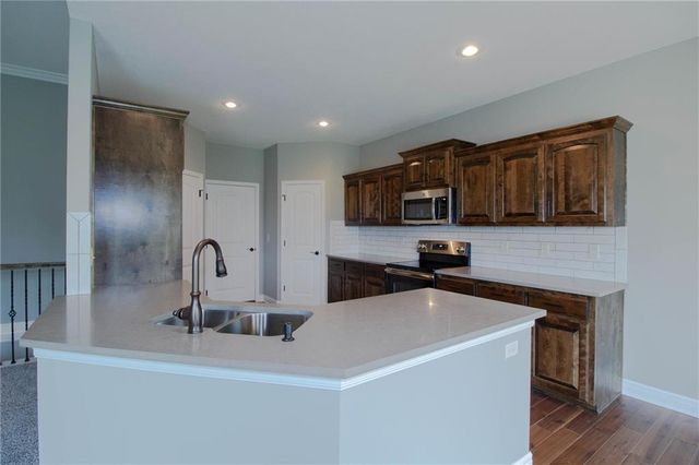 11122 N Bristol Avenue, Kansas City, MO 64156