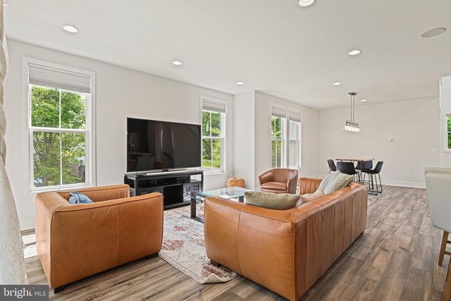 23099 GLENWOOD HEIGHTS CIR, Brambleton, VA 20148