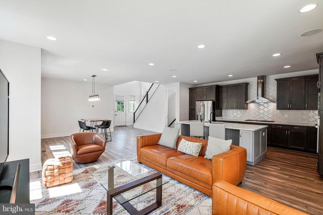 23099 GLENWOOD HEIGHTS CIR, Brambleton, VA 20148